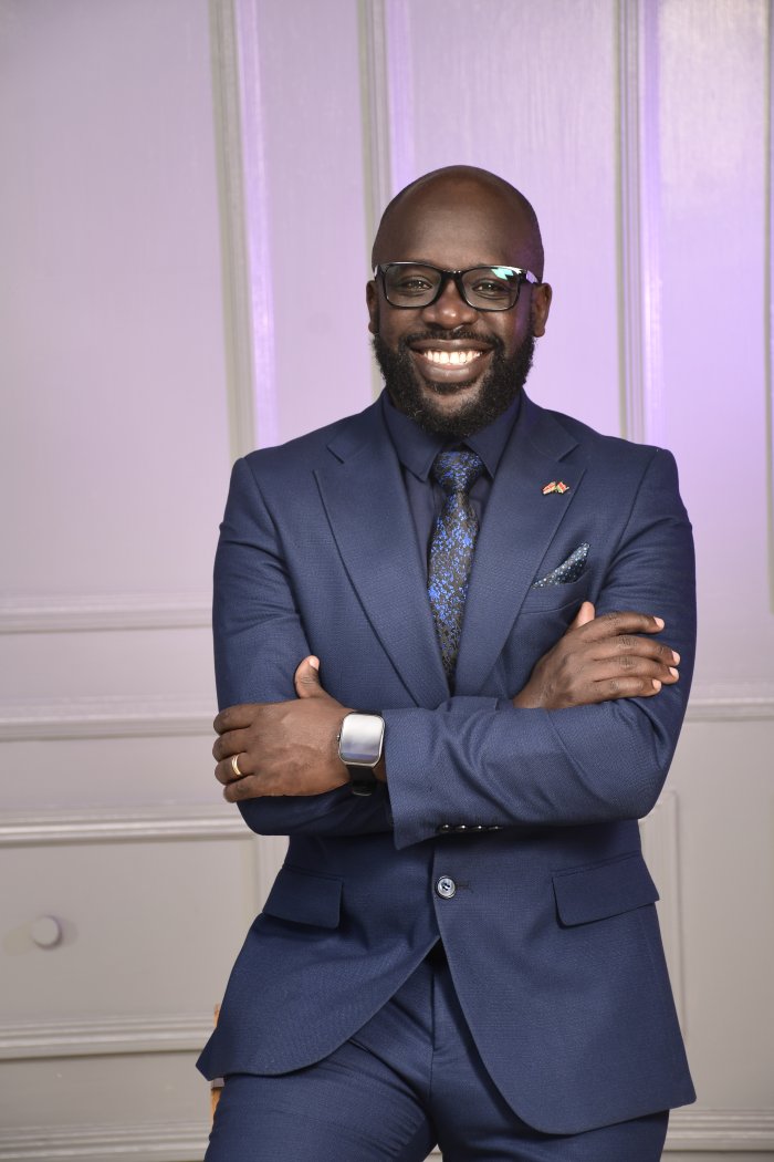 Haron Owalo, portrait